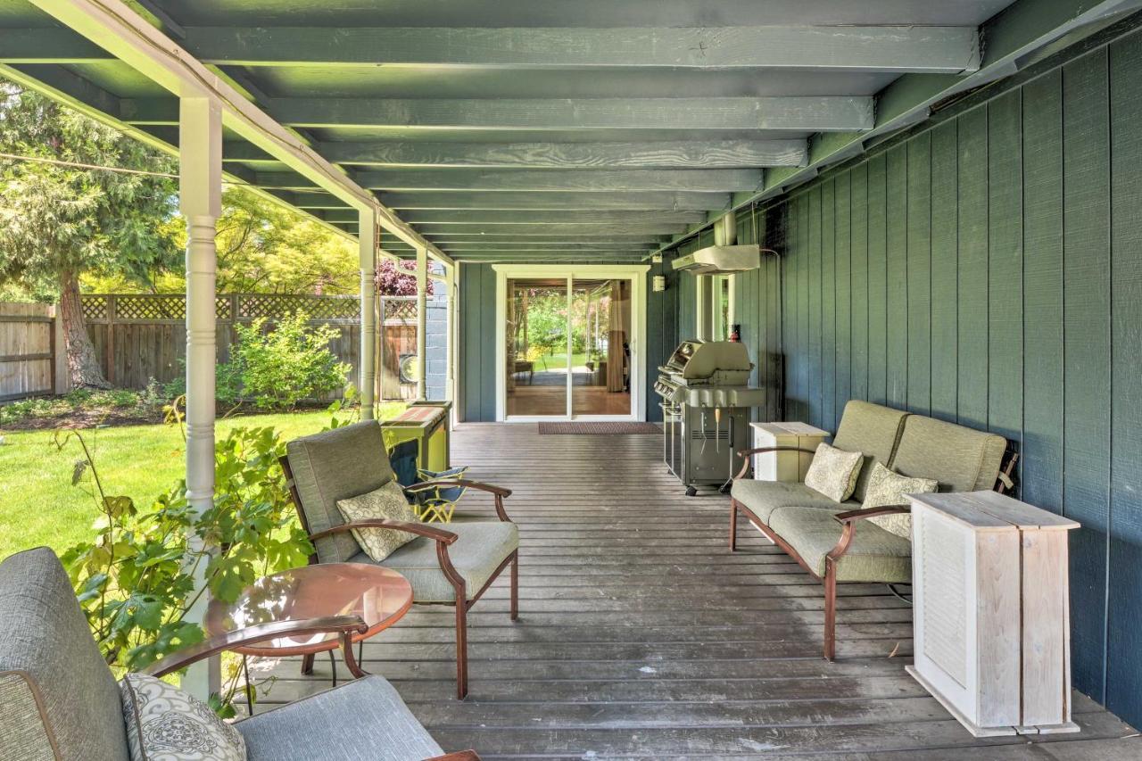 Central Medford Family Retreat With Large Yard! 외부 사진