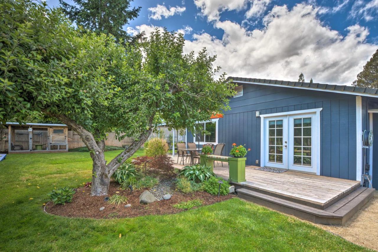Central Medford Family Retreat With Large Yard! 외부 사진