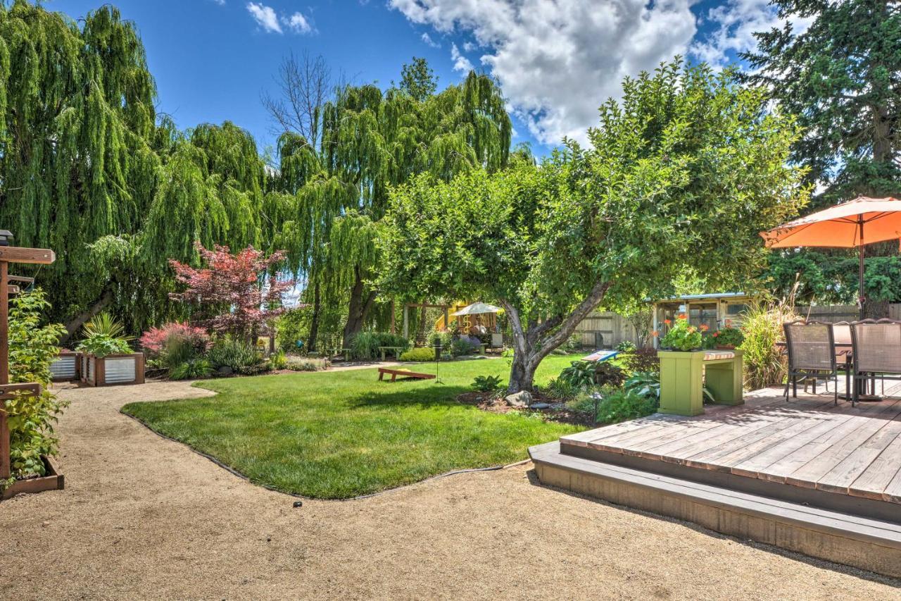 Central Medford Family Retreat With Large Yard! 외부 사진