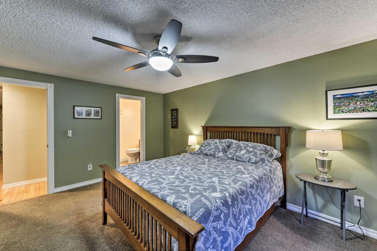 Central Medford Family Retreat With Large Yard! 외부 사진
