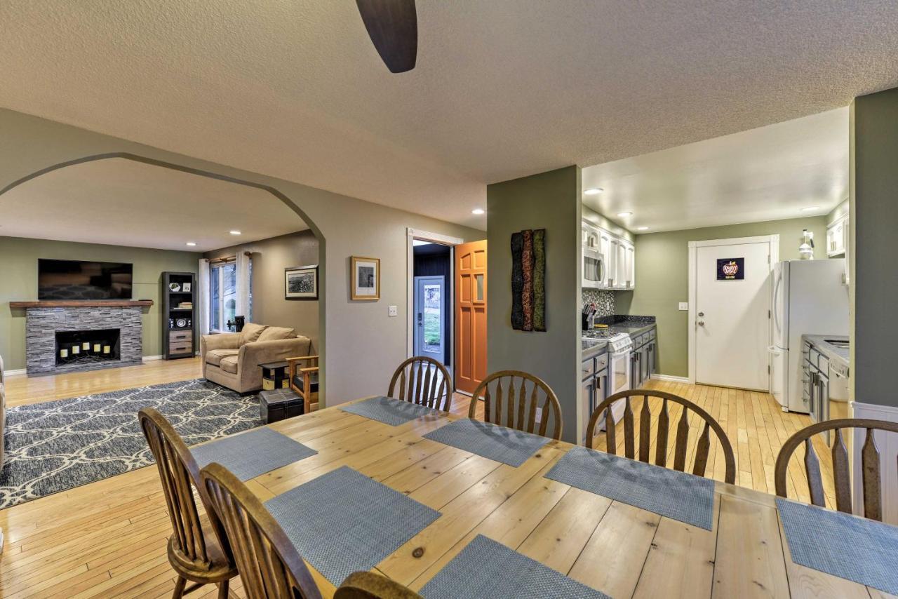 Central Medford Family Retreat With Large Yard! 외부 사진