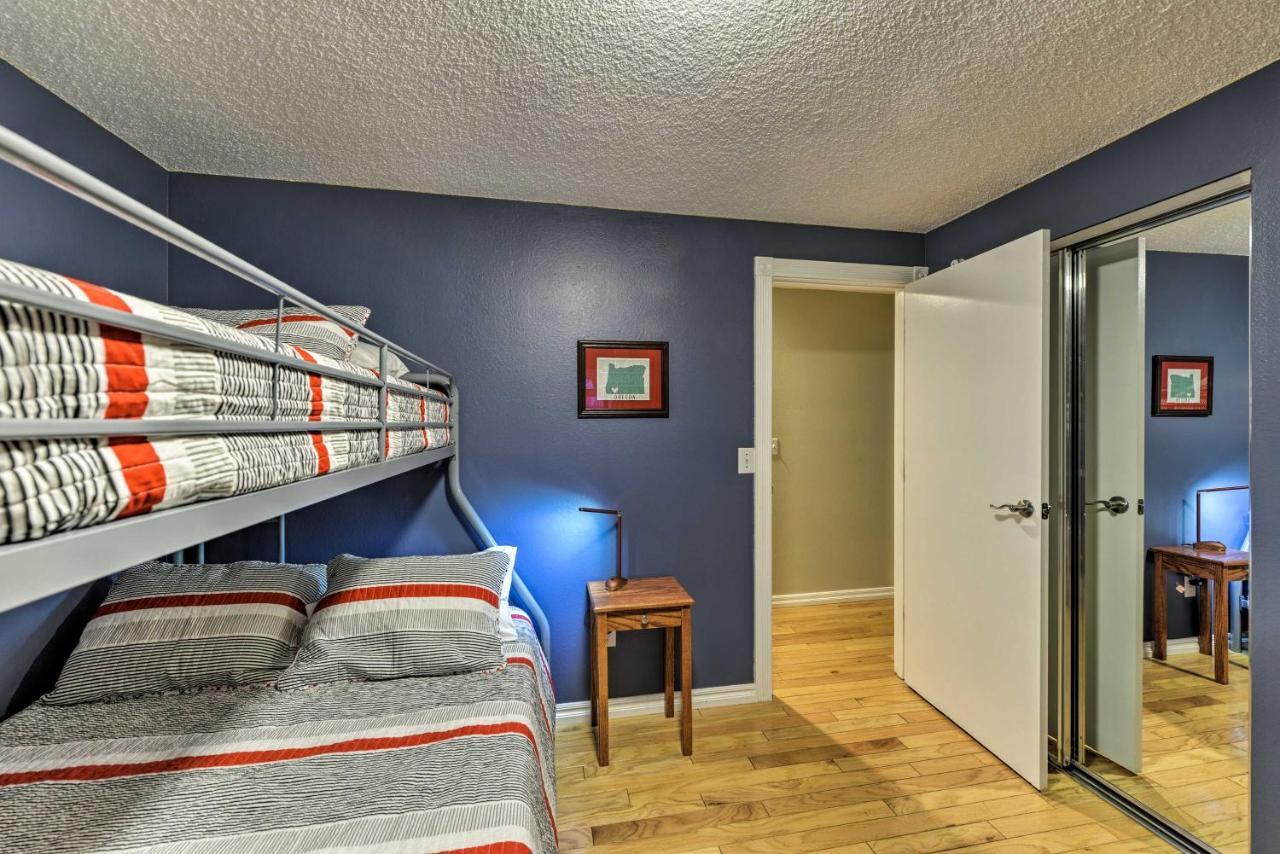 Central Medford Family Retreat With Large Yard! 외부 사진